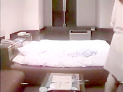 Japanese mature couple fuck in the hotel