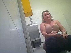 Mature piss 1